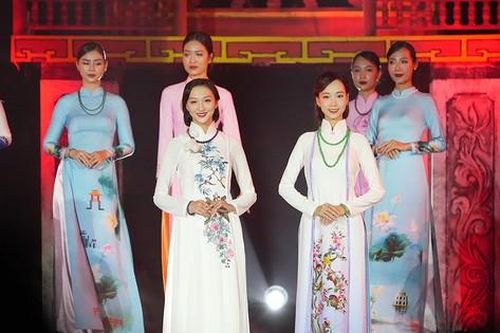 Rực rỡ đêm khai mạc Lễ hội áo dài du lịch Hà Nội 2023