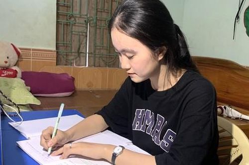 Nỗ lực đáng khâm phục của nữ sinh trường giáo dục thường xuyên đạt thủ khoa học sinh giỏi