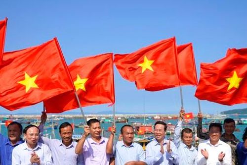 Chủ tịch nước Võ Văn Thưởng thăm và làm việc tại huyện đảo Cô Tô