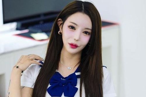 Người mẫu tai tiếng bị cảnh sát xử lý