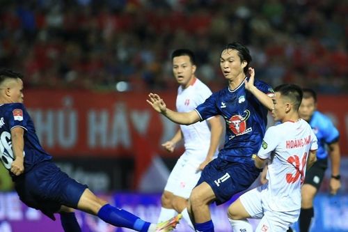 HAGL: Cần bầu Đức 'nhiệt' trở lại và đừng đá... cho vui