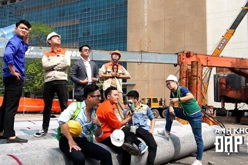 Các MC nổi tiếng VTV gây cười với MV chế 'Chị đẹp đạp gió rẽ sóng'