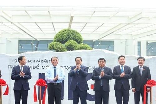 Thủ tướng: 'Luôn đặt doanh nghiệp, người dân là trọng tâm của đổi mới sáng tạo'