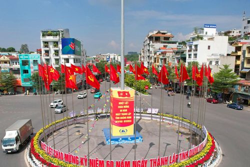 Quảng Ninh rực rỡ cờ hoa đón Đại lễ kỷ niệm 60 năm thành lập tỉnh