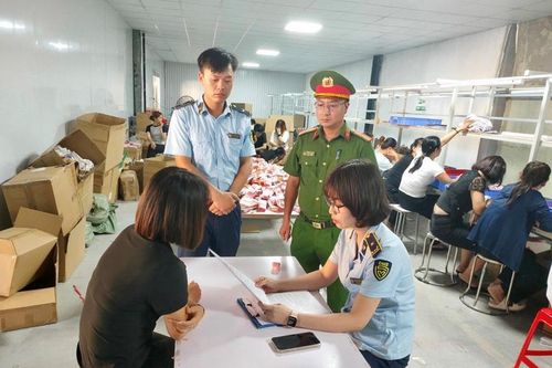 Phát hiện và thu giữ số lượng thuốc lá điện tử vi phạm lớn nhất từ trước đến nay