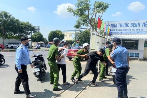Diễn tập an ninh trật tự tình huống giả định vụ việc gây rối tại Bệnh viện Lê Văn Việt