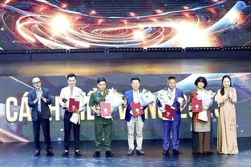 Nhà báo Hồ Trí: Sản xuất 'bẫy' chúng tôi đã nhiều lần muốn bỏ cuộc