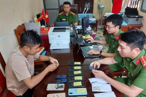 Clip: Phá đường dây dùng bùa ngải lừa đảo chiếm đoạt tiền trên mạng