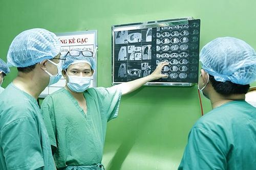 Phẫu thuật bóc vỏ phổi, cứu bệnh nhân 19 tuổi mắc bệnh Whitmore