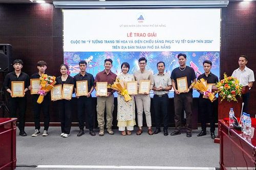 Đà Nẵng: 20 tỷ đồng trang trí điện, hoa phục vụ Tết Giáp Thìn 2024