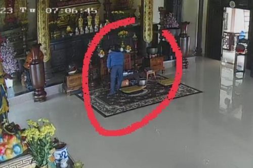 Cặp vợ chồng hành nghề 'rút ruột' thùng công đức
