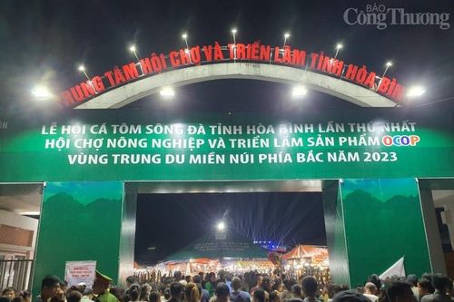 Khai mạc Lễ hội cá tôm sông Đà tỉnh Hòa Bình lần thứ nhất