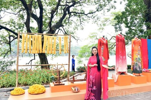 Choáng ngợp sắc màu tại Lễ hội Áo dài du lịch Hà Nội 2023