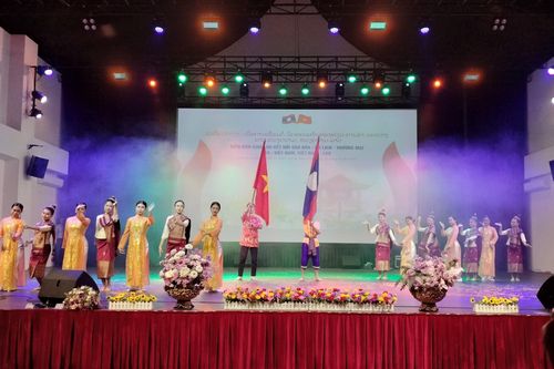 Diễn đàn giao lưu kết nối Văn hóa - Du lịch - Thương mại Việt Nam - Lào