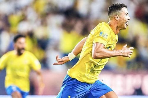 Thầy cũ của Messi tuyên bố Ronaldo 'hay nhất thế giới'