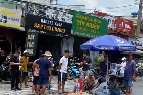 Xe tải gây tai nạn liên hoàn khiến 2 người thương vong