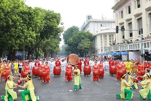 Ấn tượng màn đồng diễn của gần 2.000 người cao tuổi Hà Nội