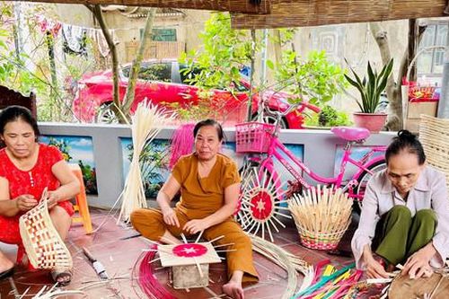Mây, tre đan Vạn Phúc 'đi Tây'