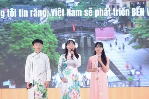Lưu học sinh nước ngoài thi hùng biện tiếng Việt