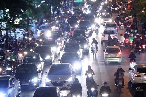Lái xe ô tô có thể bị phạt 1 triệu đồng hoặc nặng hơn tước GPLX 4 tháng nếu quên làm việc này
