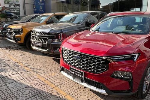Tin xe hôm nay 29/10: Rò rỉ ảnh thực tế VinFast VF 7 cực chất, lộ mẫu ô tô đa dụng được ưa chuộng