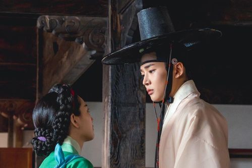 Cho Yi Hyun và Rowoon siêu đáng yêu trong phim Hàn mới 'The Matchmakers'