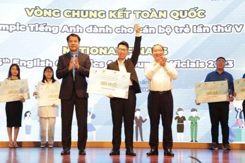 Thí sinh Viettel về nhất cuộc thi Olympic tiếng Anh cán bộ trẻ