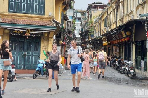 Tháng thứ 4 liên tiếp Việt Nam đón hơn 1 triệu khách quốc tế