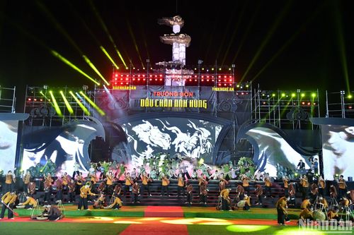 Lắng đọng Chương trình nghệ thuật 'Truông Bồn - Dấu chân anh hùng'
