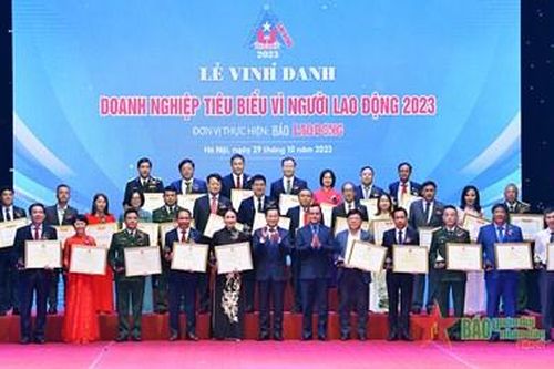Vinh danh 64 doanh nghiệp tiêu biểu vì người lao động năm 2023
