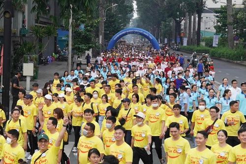 Đi bộ gây quỹ ủng hộ hoàn cảnh khó khăn hơn 1 tỷ đồng