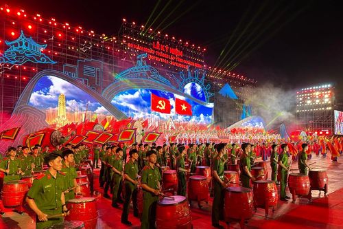 Xây dựng Quảng Ninh thành tỉnh văn minh, hiện đại