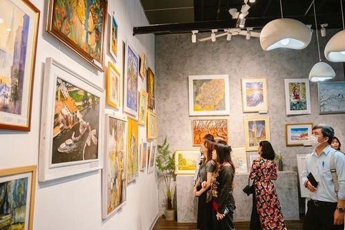 Ba Lan rực rỡ qua lăng kính của các nghệ sĩ Việt Nam
