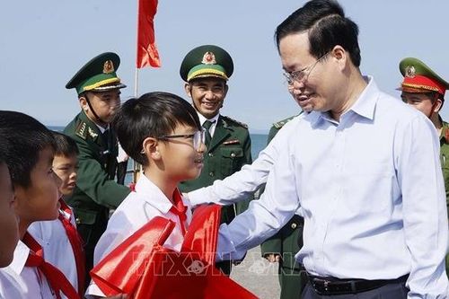 Chủ tịch nước Võ Văn Thưởng: Phát huy tinh thần đoàn kết, xây dựng huyện đảo Cô Tô ngày càng giàu đẹp, văn minh