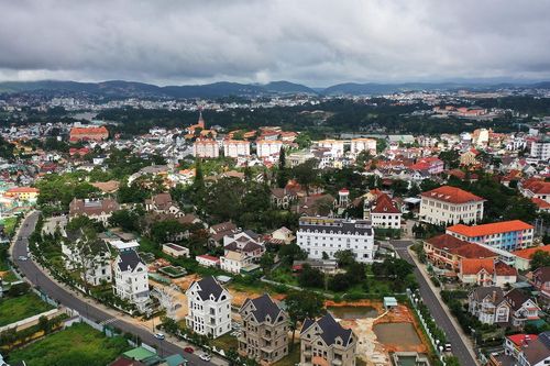Mua nhà xã hội phải có giấy tờ nhà đất nơi ở trọ; TP.HCM 'nóng' chuyện đất công