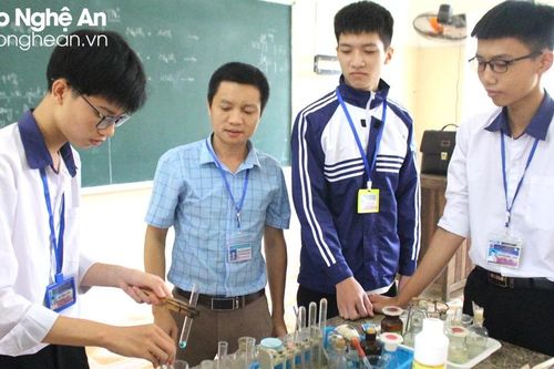 Đam mê đặc biệt của thủ khoa học sinh giỏi tỉnh môn Hóa học
