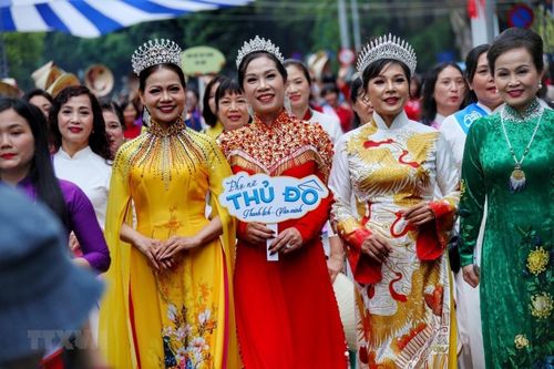 Hơn 600 phụ nữ đồng diễn ở Lễ hội Áo dài Du lịch Hà Nội 2023