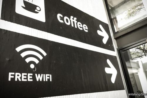 Đừng làm những việc này khi bạn kết nối với Wi-Fi công cộng