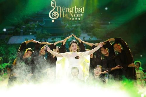 Cô gái Hà Tĩnh 18 tuổi trở thành Quán quân Tiếng hát Hà Nội 2023