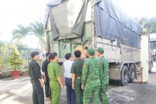 Bản tin Chống buôn lậu 29/10: Phát hiện số lượng lớn hàng không rõ nguồn gốc; Xử lý vận chuyển 'khí cười'
