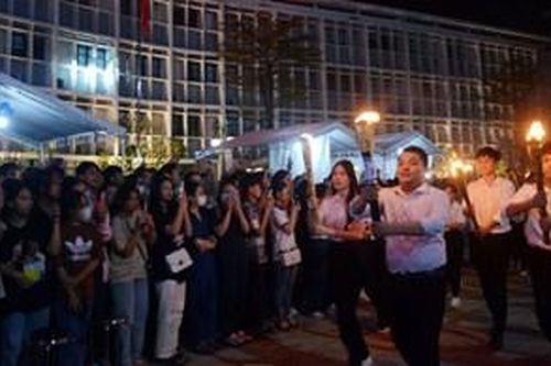Ngày hội chào đón tân sinh viên Trường đại học Y - Dược và Trường đại học Khoa học