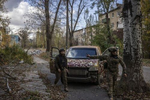 Nga ồ ạt tấn công Avdiivka, Ukraine điều binh tiếp viện