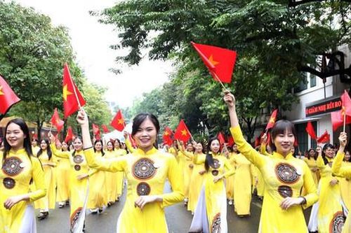 Lễ hội Áo dài du lịch Hà Nội 2023: Từ biểu tượng văn hóa đến 'đại sứ du lịch'
