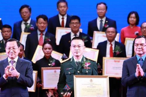 Tôn vinh 64 doanh nghiệp vì người lao động