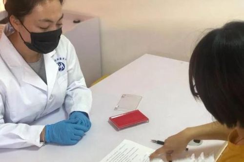 Vì kết quả xét nghiệm ADN, người phụ nữ suýt tìm nhầm cha cho con