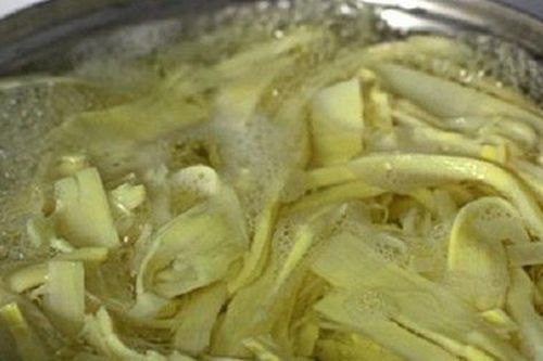 Tại sao luộc măng phải mở vung? Làm sai là gây hại cho cả nhà