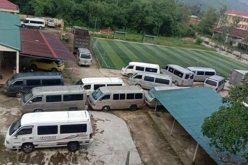 Phát hiện hàng loạt ô tô chở hơn 50 tấn đường không rõ nguồn gốc