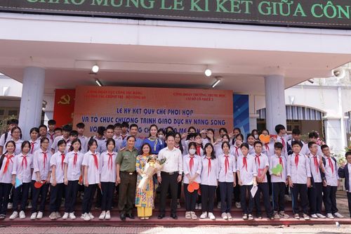 Thúc đẩy sự nghiệp giáo dục và nâng cao ý thức chấp hành pháp luật trong trường học