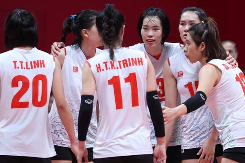Tin nóng thể thao tối 30/10: Bóng chuyền nữ Việt Nam lập kỉ lục hi hữu, cựu HLV U23 Việt Nam sắp dẫn dắt 'ông lớn' V-League