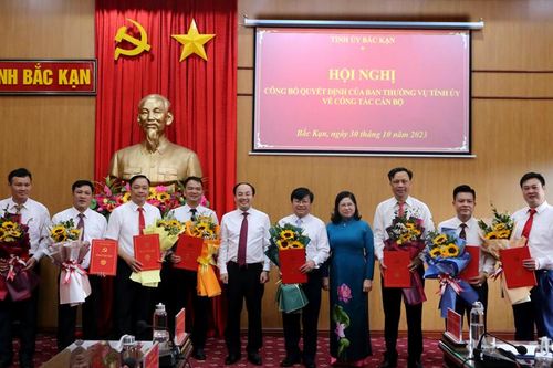 Bắc Kạn luân chuyển, bổ nhiệm nhiều cán bộ
